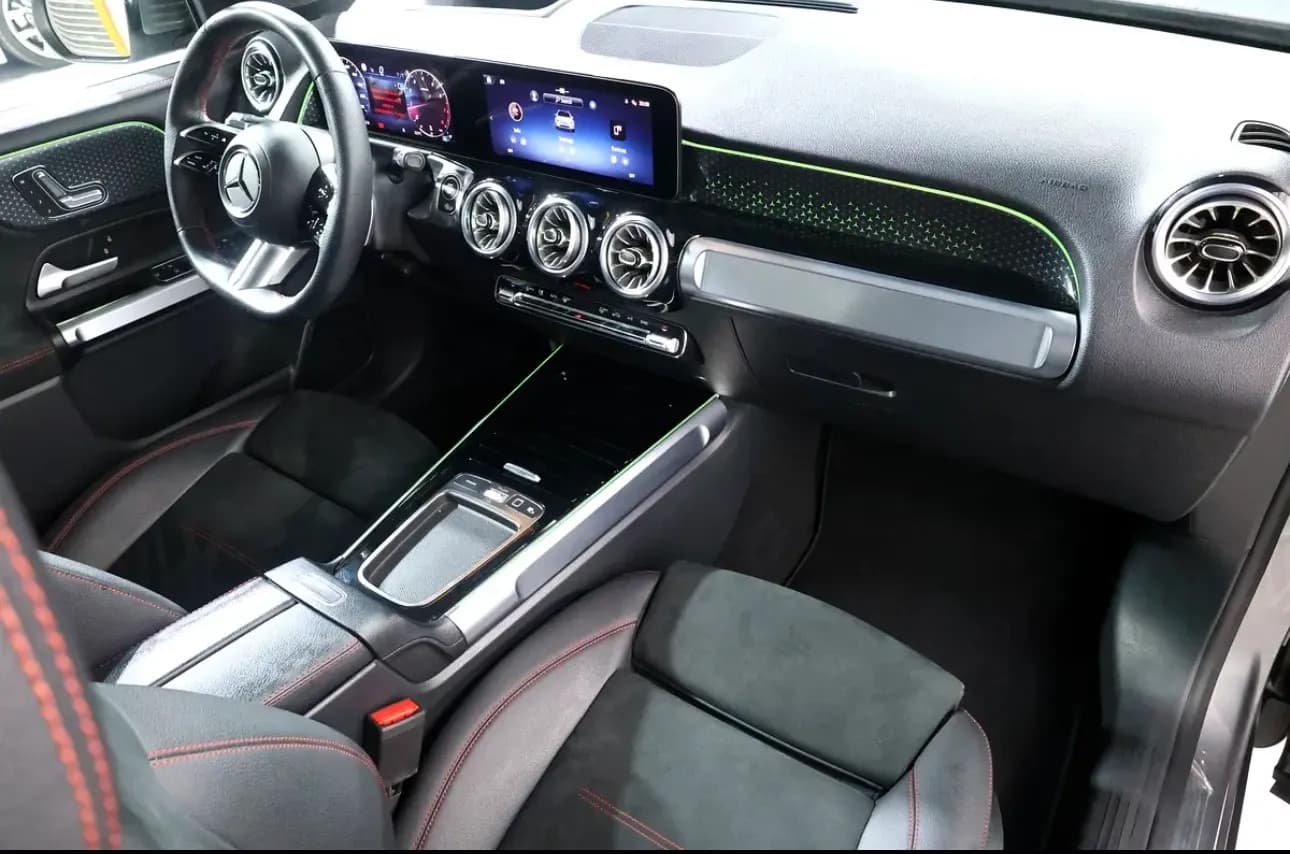 Brand new 2025 Mercedes-Benz GLB 200 in pristine condition  - Thumbnail 12