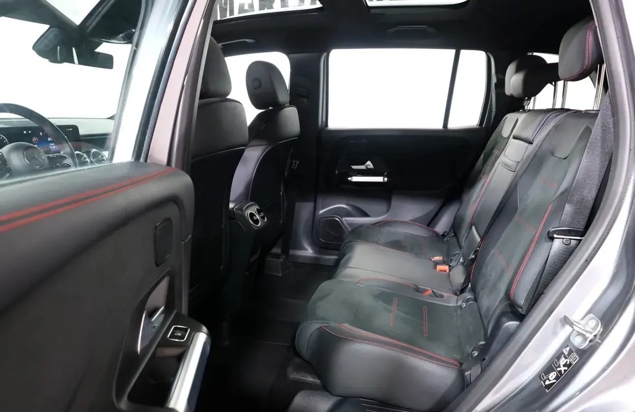 Brand new 2025 Mercedes-Benz GLB 200 in pristine condition  - Thumbnail 14