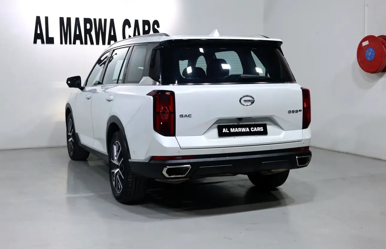 premium 2023 GAC GS8 GX in GCC specifications This spacious 7-seater - Thumbnail 6