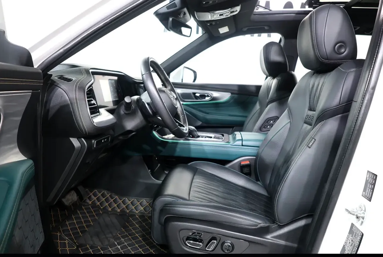 premium 2023 GAC GS8 GX in GCC specifications This spacious 7-seater - Thumbnail 8