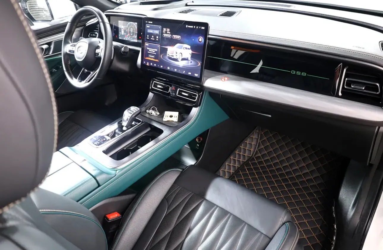 premium 2023 GAC GS8 GX in GCC specifications This spacious 7-seater - Thumbnail 15