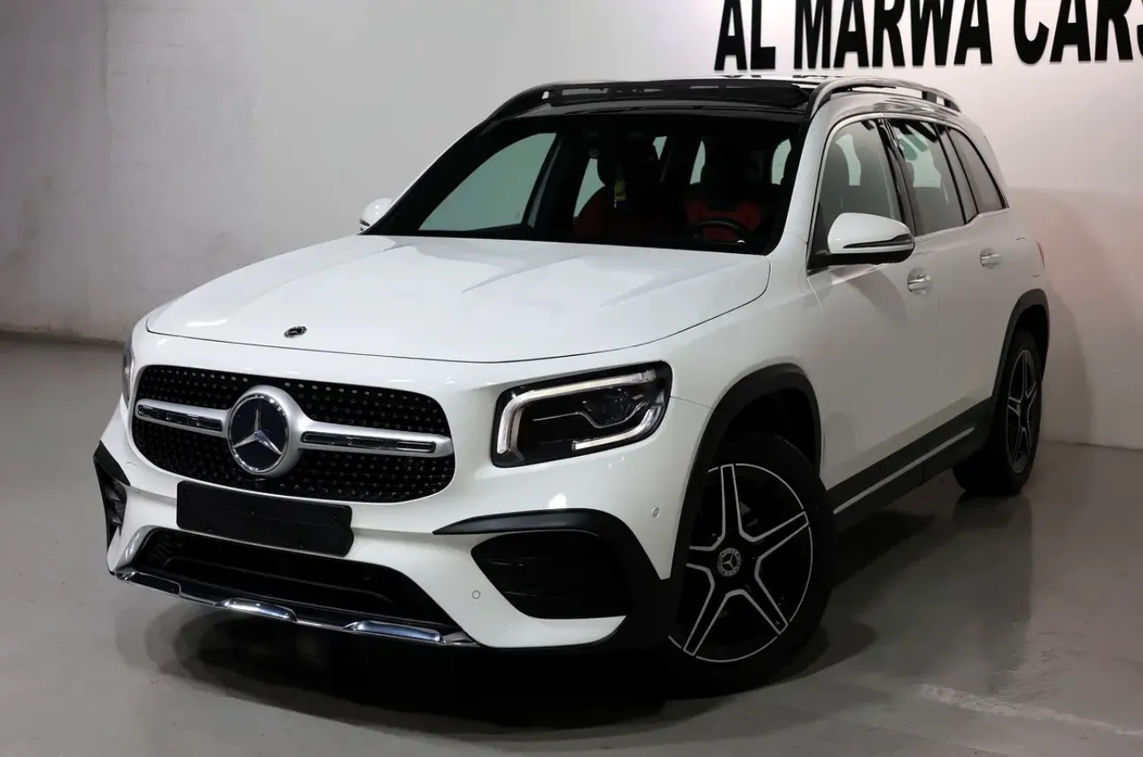Mercedes-Benz GLB 250-4 Matic-GCC specs-Pristine Condition  - Image 1