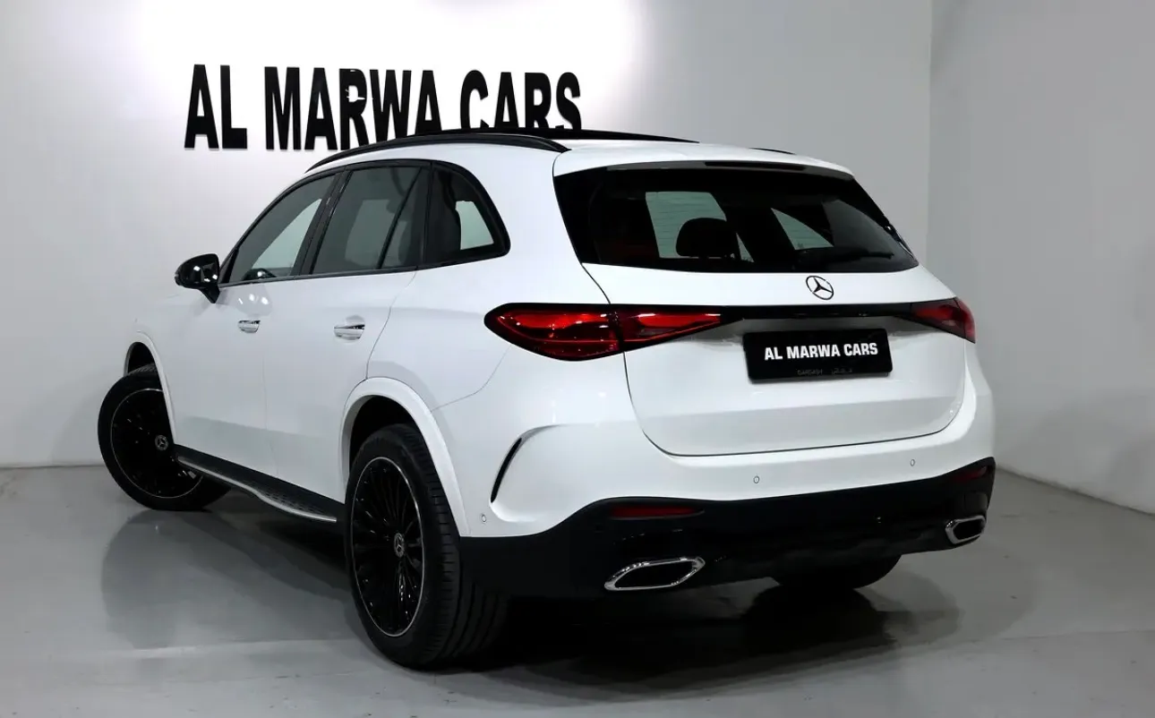 Brand new 2026 Mercedes-Benz GLC 300 4MATIC -- GCC spec  - SUV  in pristine condition  - Thumbnail 3