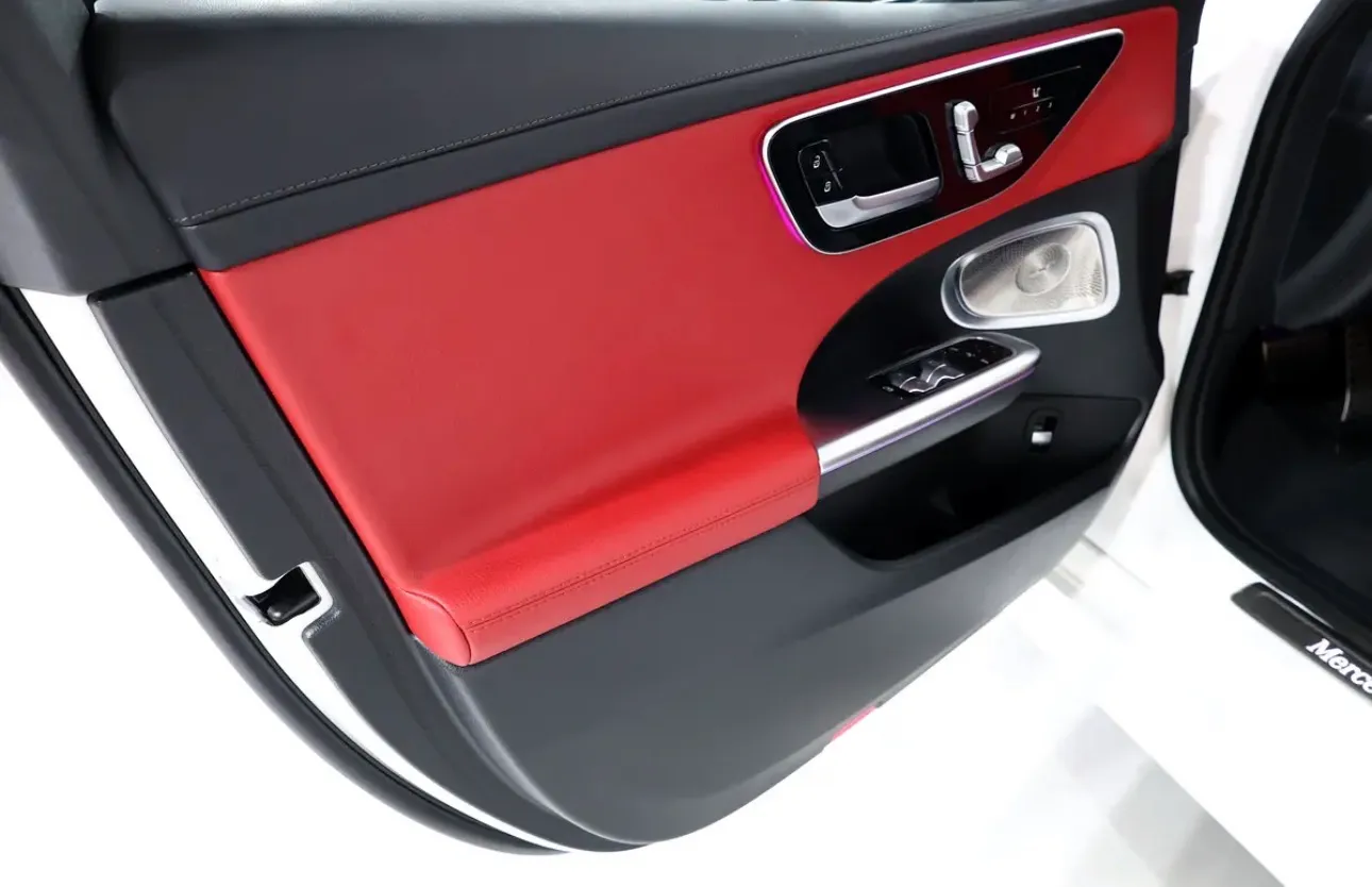 Brand new 2025 Mercedes-Benz C-Class C200 GCC specs -13000KM - Thumbnail 7