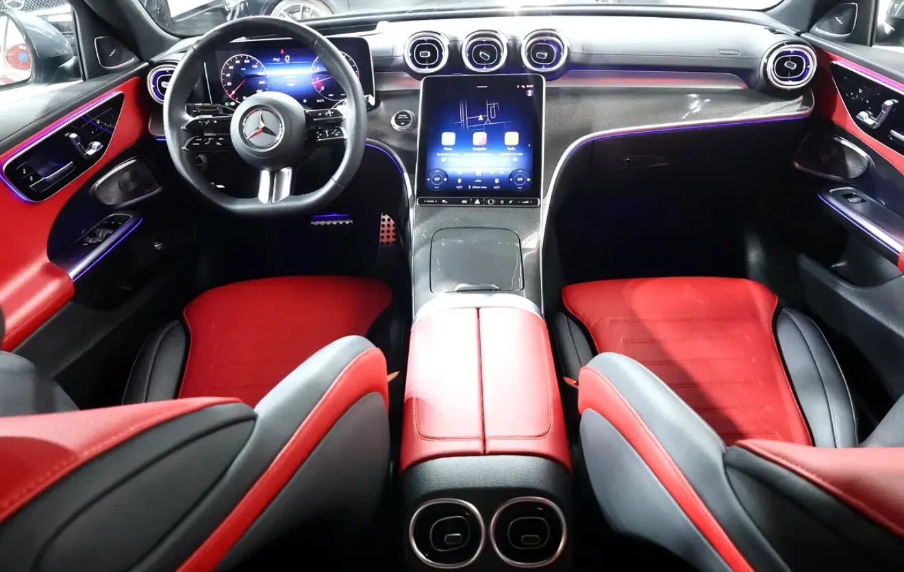 Brand new condition 2025 Mercedes-Benz C-Class C200 GCC specifications  -13000KM - Thumbnail 10