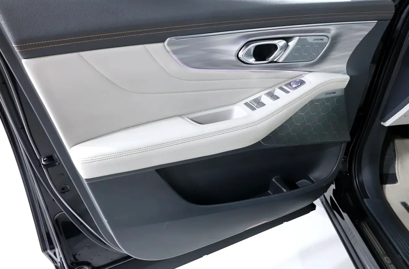 2023 GAC GS8 GX  -in pristine condition with GCC specifications - 7-seater luxury SUV  -UNDER WARRANTY & SERVICE - Thumbnail 7