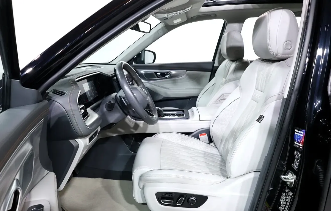 2023 GAC GS8 GX  -in pristine condition with GCC specifications - 7-seater luxury SUV  -UNDER WARRANTY & SERVICE - Thumbnail 8