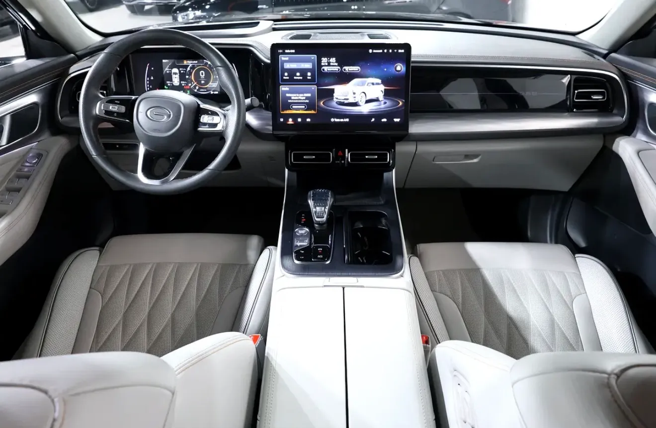 2023 GAC GS8 GX  -in pristine condition with GCC specifications - 7-seater luxury SUV  -UNDER WARRANTY & SERVICE - Thumbnail 10