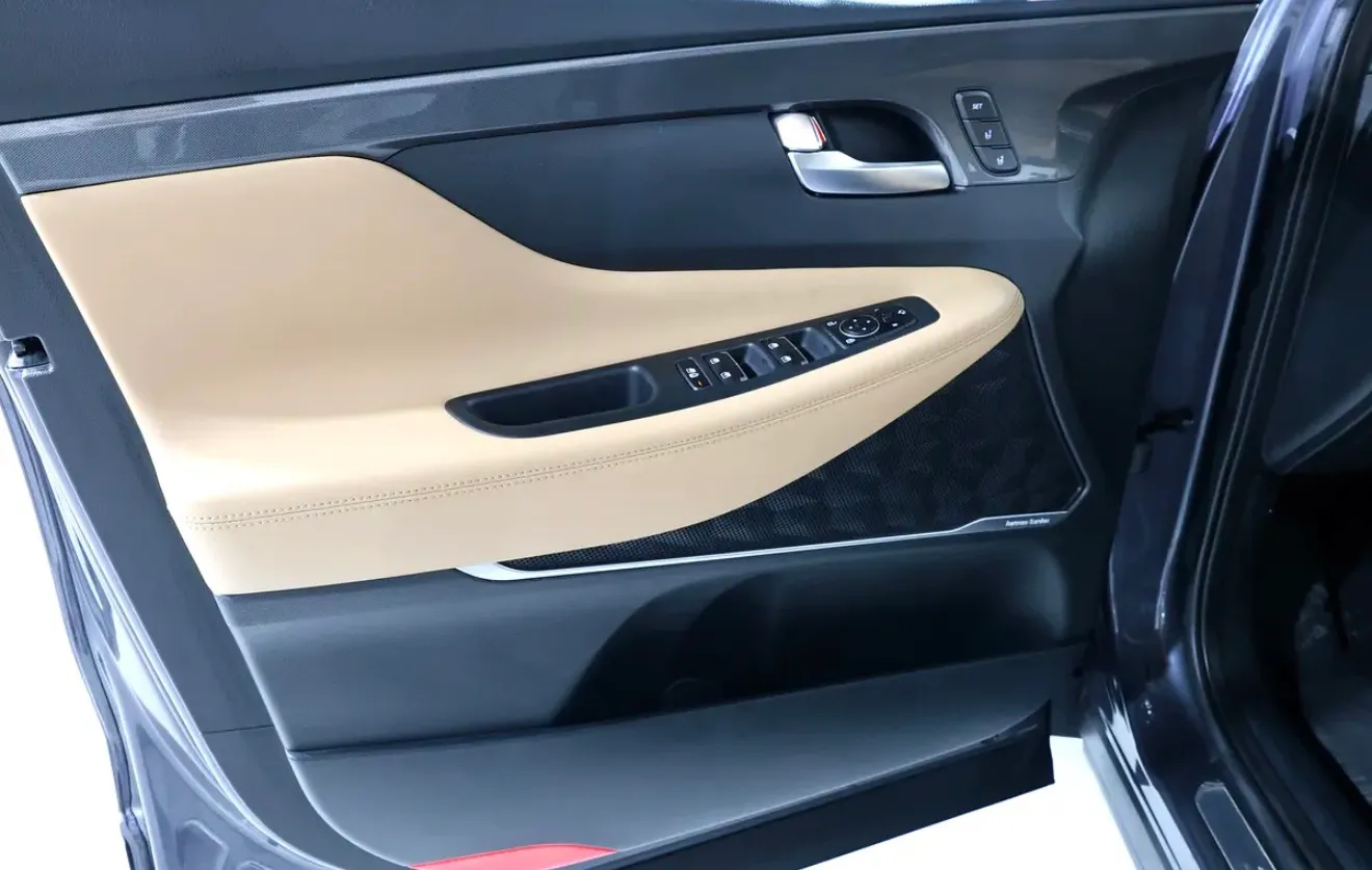 2022 Hyundai Santa Fe Premium Plus  - GCC specifications -Full service history -UNDER WARRANTY - Thumbnail 8