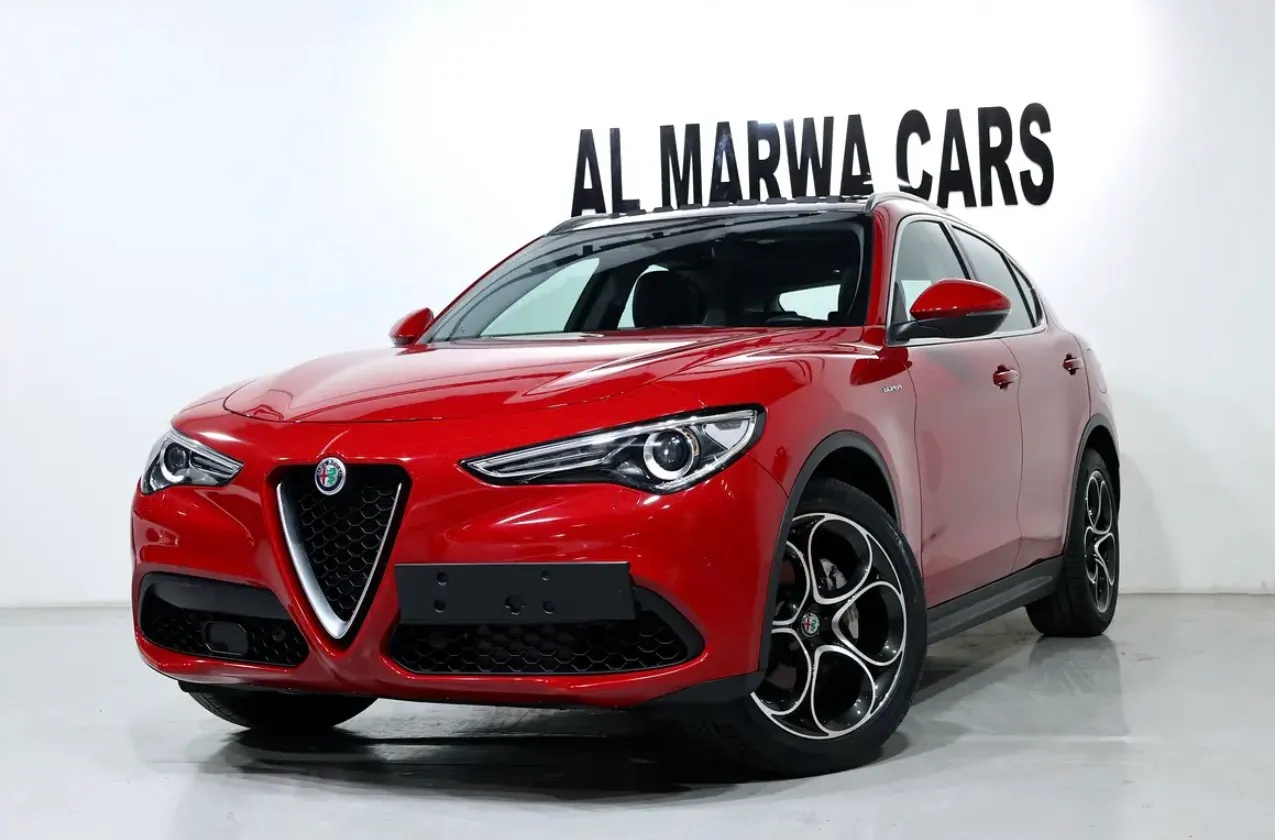 2020 Alfa Romeo Stelvio Super in excellent condition,  -GCC Specs - Thumbnail 2