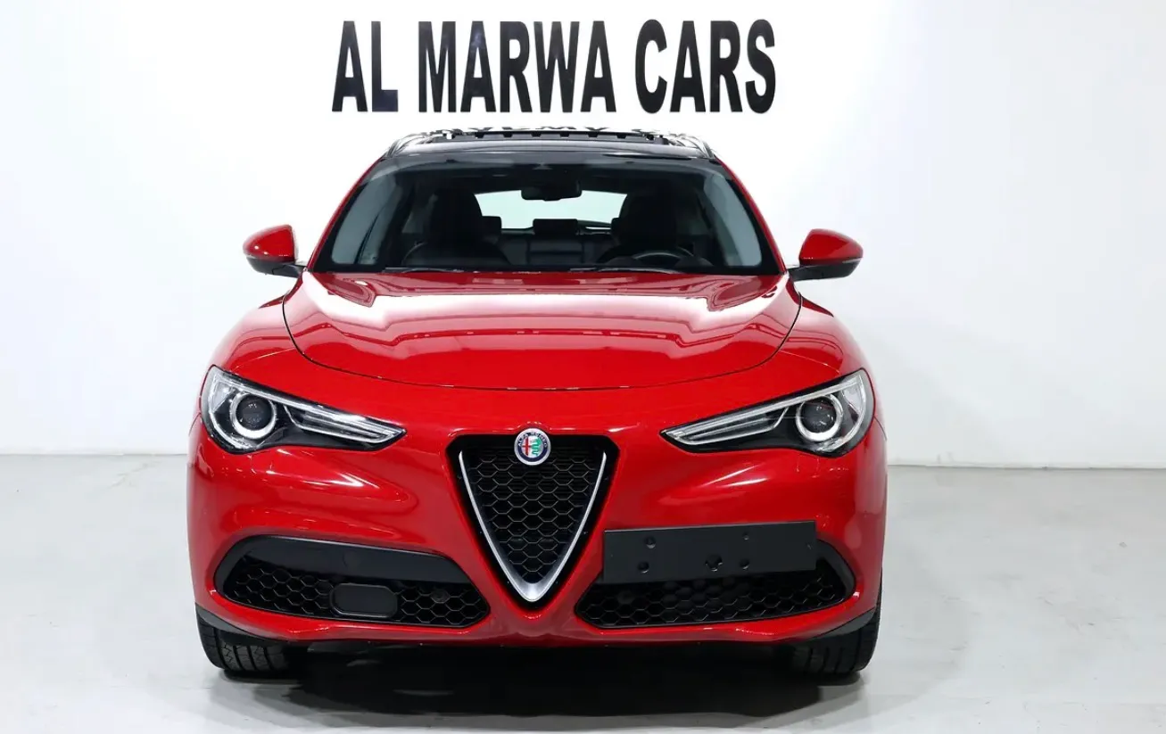 2020 Alfa Romeo Stelvio Super in excellent condition,  -GCC Specs - Thumbnail 5