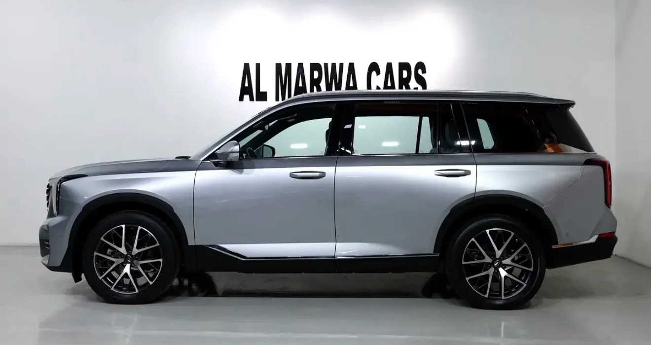 well-maintained 2023 GAC GS8 in top-of-the-line GX trim  -with official GCC specifications - Thumbnail 7