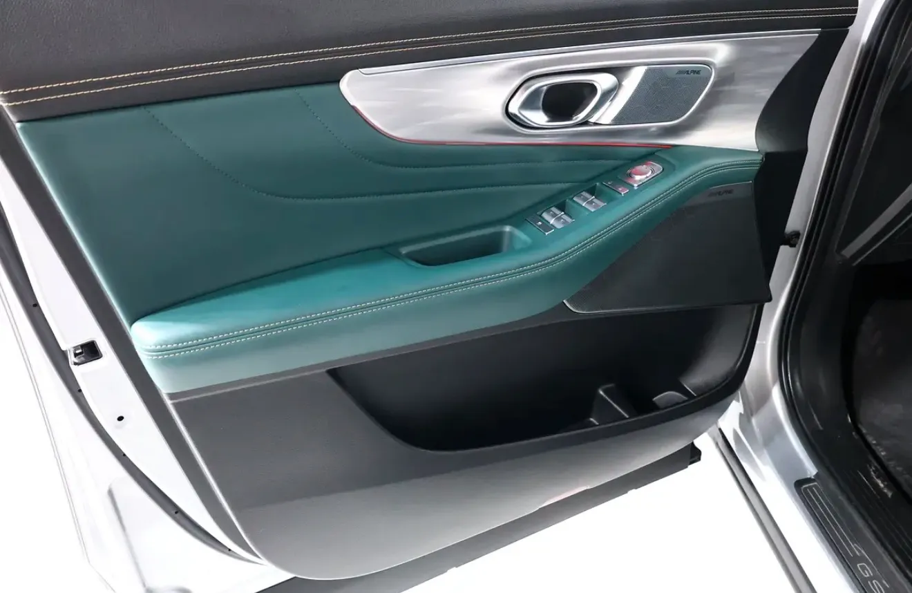 well-maintained 2023 GAC GS8 in top-of-the-line GX trim  -with official GCC specifications - Thumbnail 9