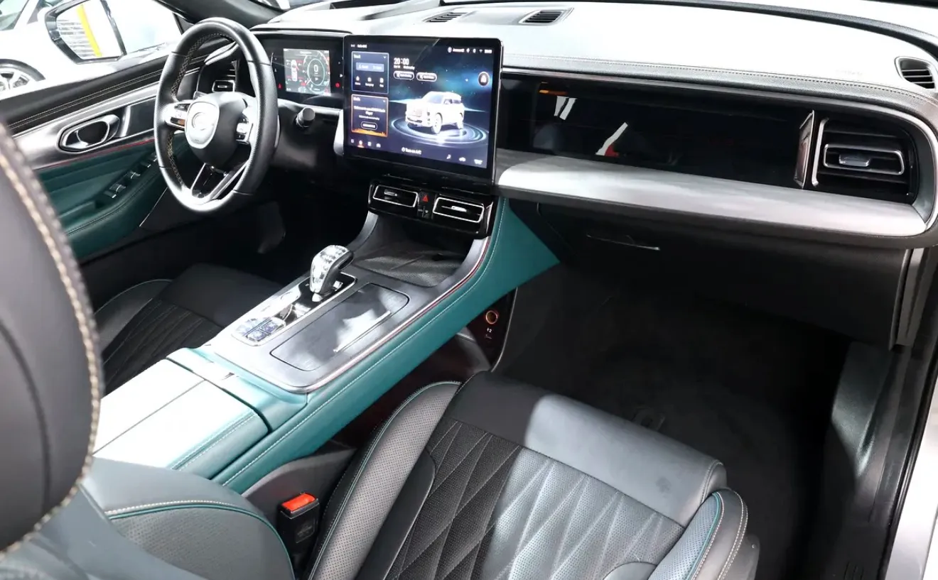 well-maintained 2023 GAC GS8 in top-of-the-line GX trim  -with official GCC specifications - Thumbnail 13