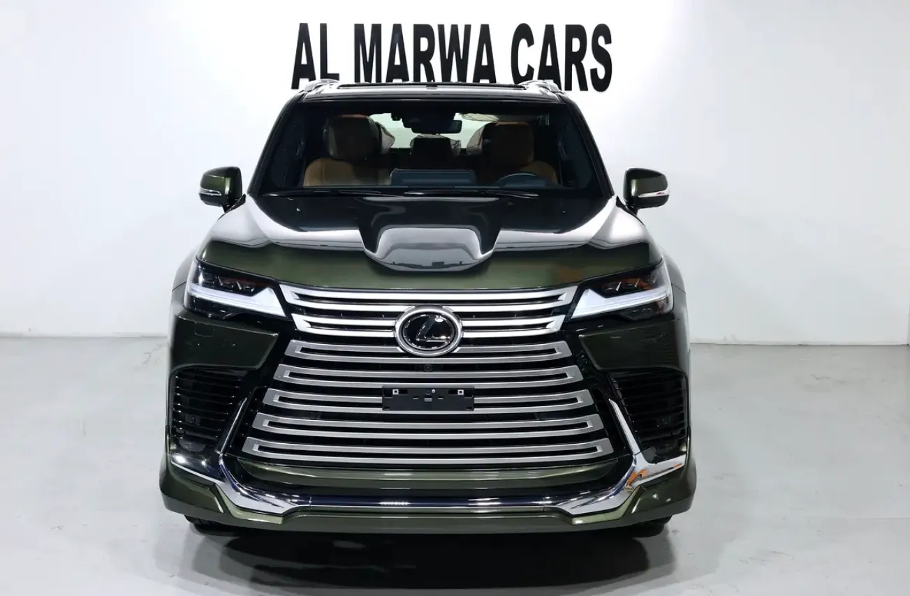 Brand new condition 2024 Lexus LX 600 Signature -GCC specifications-38000km - Thumbnail 5