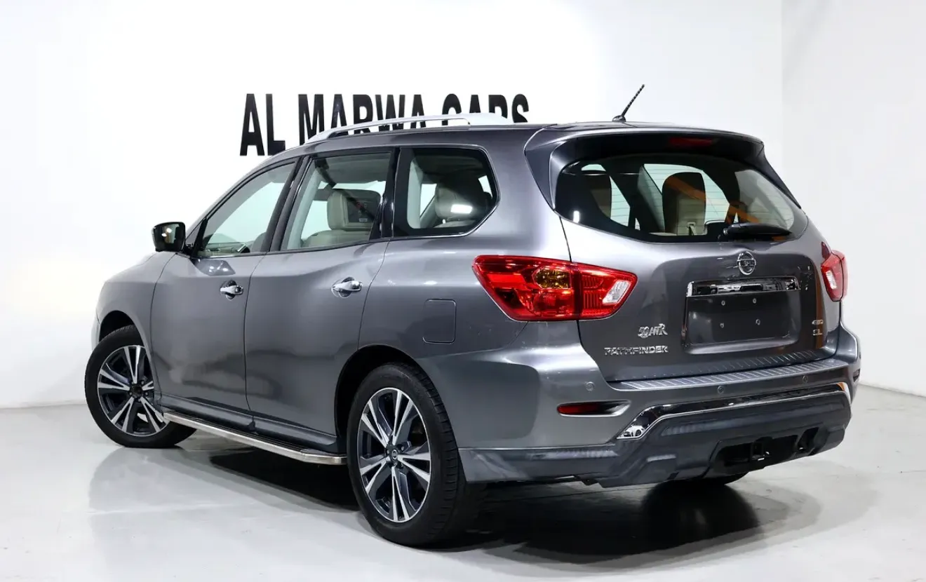 Well maintained 2018 Nissan Pathfinder SV  -in excellent condition. -GCC specifications - Thumbnail 4