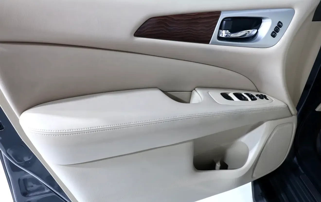 Well maintained 2018 Nissan Pathfinder SV  -in excellent condition. -GCC specifications - Thumbnail 9