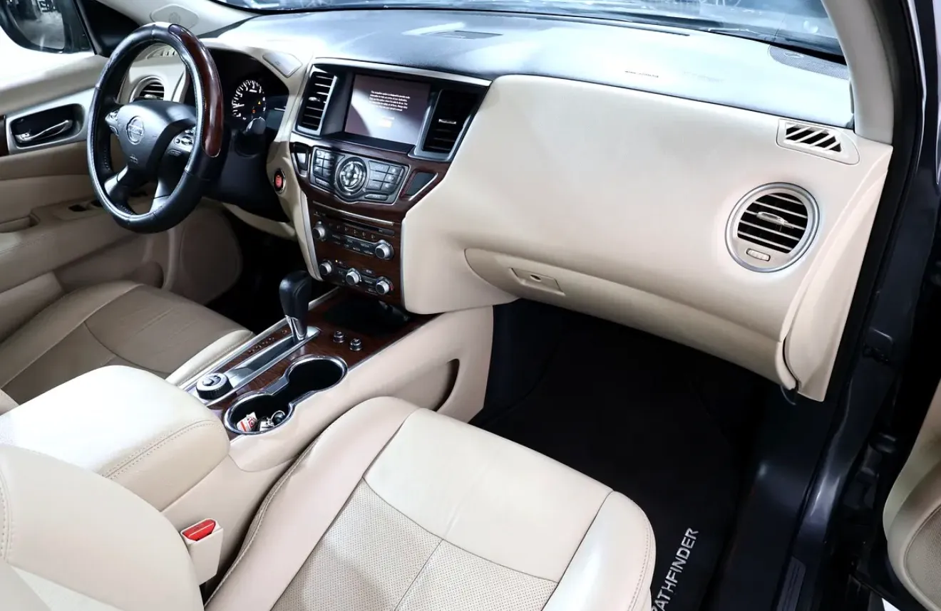 Well maintained 2018 Nissan Pathfinder SV  -in excellent condition. -GCC specifications - Thumbnail 12