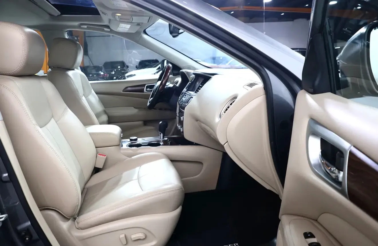 Well maintained 2018 Nissan Pathfinder SV  -in excellent condition. -GCC specifications - Thumbnail 13