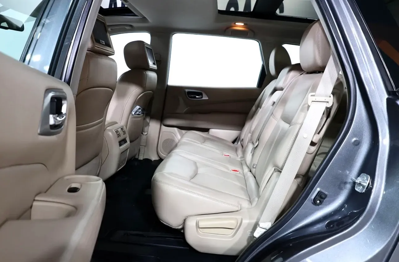 Well maintained 2018 Nissan Pathfinder SV  -in excellent condition. -GCC specifications - Thumbnail 14