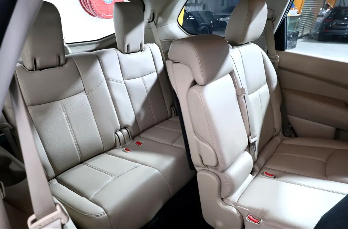 Well maintained 2018 Nissan Pathfinder SV  -in excellent condition. -GCC specifications - Thumbnail 15
