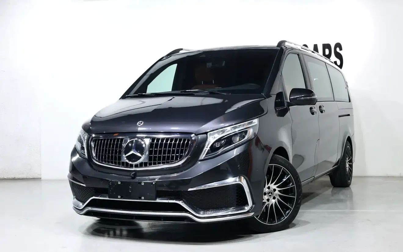 Mercedes-Benz V-Class V 250 2022 model - in pristine condition. -113000km -GCC specifications -Falcon Edition -Full service history  - Image 1