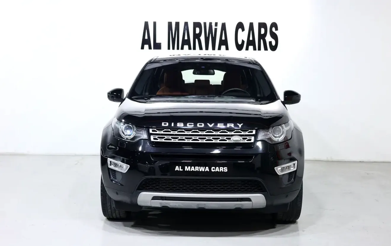 Presenting the 2016 Land Rover Discovery Sport HSE  -in excellent condition -GCC specifications - Thumbnail 5