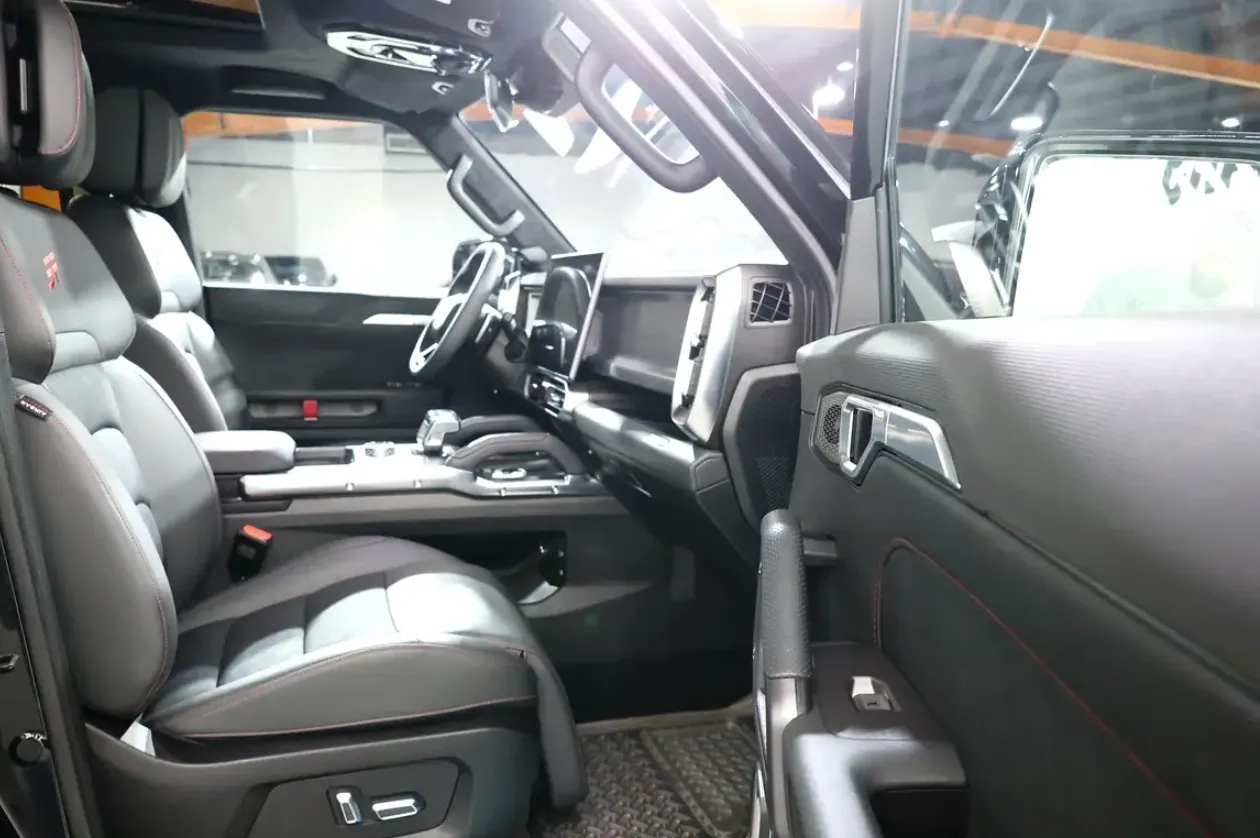 2024 Jetour T2 Luxury Plus - (Chinese Specs)  -in excellent condition - Thumbnail 12