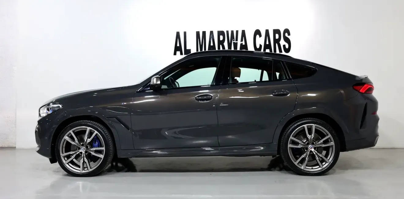 Stunning 2022 BMW X6 xDrive 50i M Sport  -in immaculate condition - GCC spec - Thumbnail 7