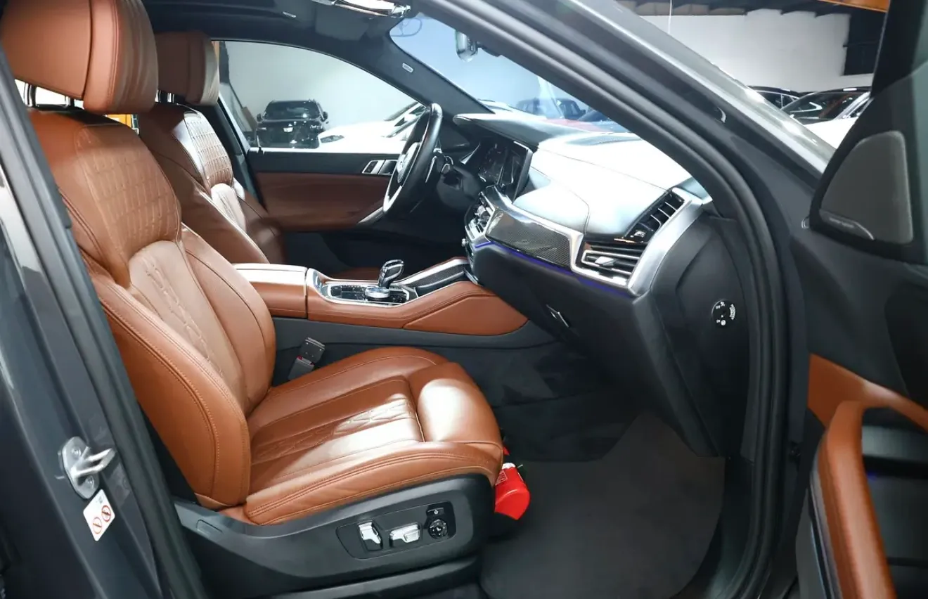 Stunning 2022 BMW X6 xDrive 50i M Sport  -in immaculate condition - GCC spec - Thumbnail 13