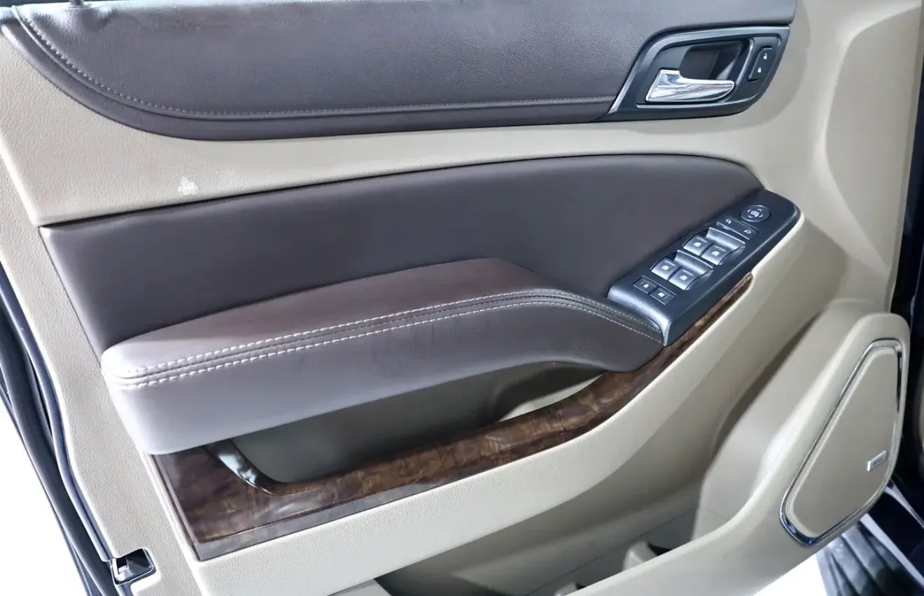 For sale: 2020 Chevrolet Tahoe LT  -in excellent condition  -GCC specifications -SUV  - Thumbnail 8