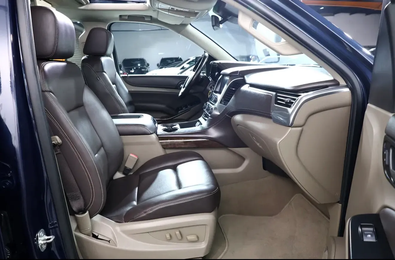 For sale: 2020 Chevrolet Tahoe LT  -in excellent condition  -GCC specifications -SUV  - Thumbnail 12