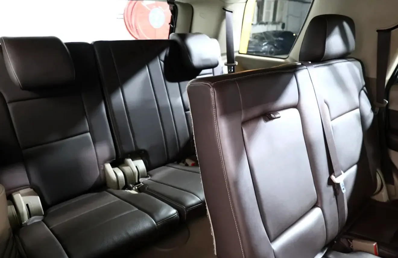 For sale: 2020 Chevrolet Tahoe LT  -in excellent condition  -GCC specifications -SUV  - Thumbnail 14