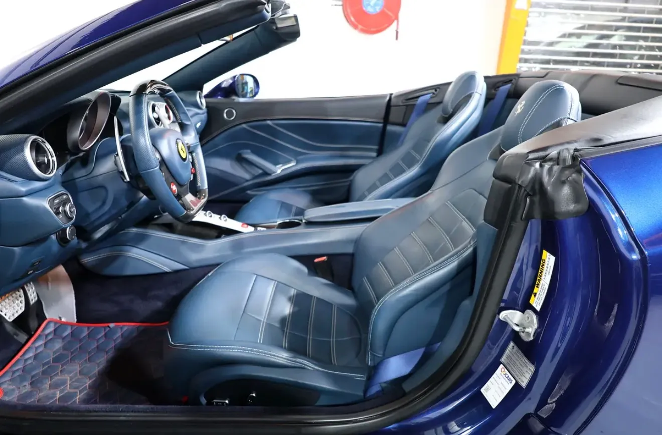 Presenting the pristine 2016 Ferrari California T Standard with GCC Specs - Thumbnail 8
