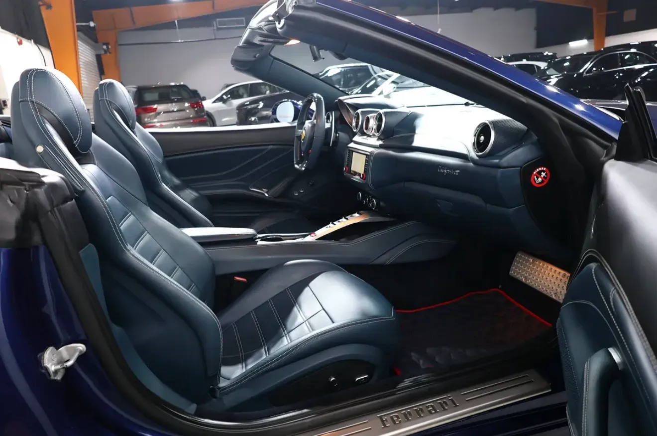 Presenting the pristine 2016 Ferrari California T Standard with GCC Specs - Thumbnail 11