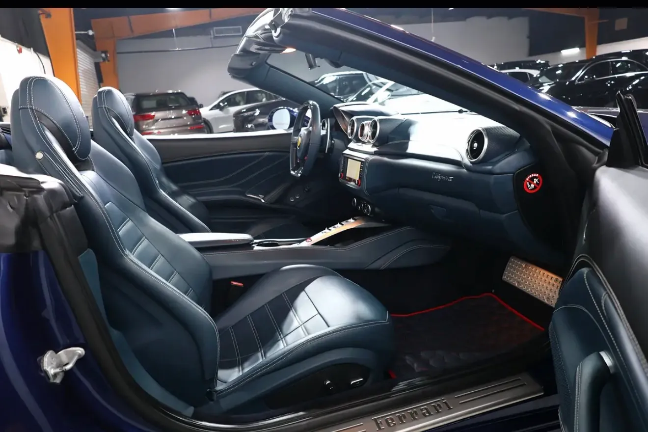 Presenting the pristine 2016 Ferrari California T Standard with GCC Specs - Thumbnail 9