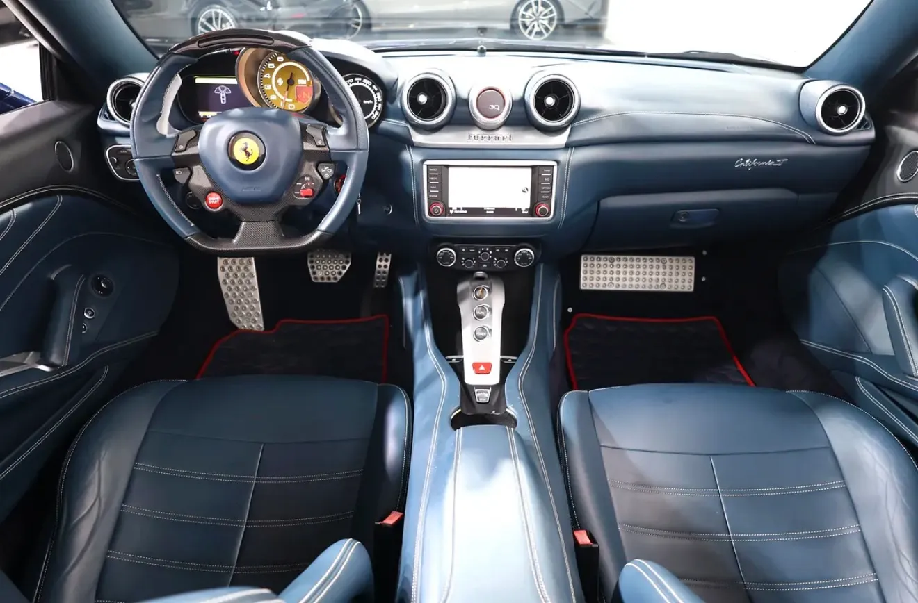 Presenting the pristine 2016 Ferrari California T Standard with GCC Specs - Thumbnail 13