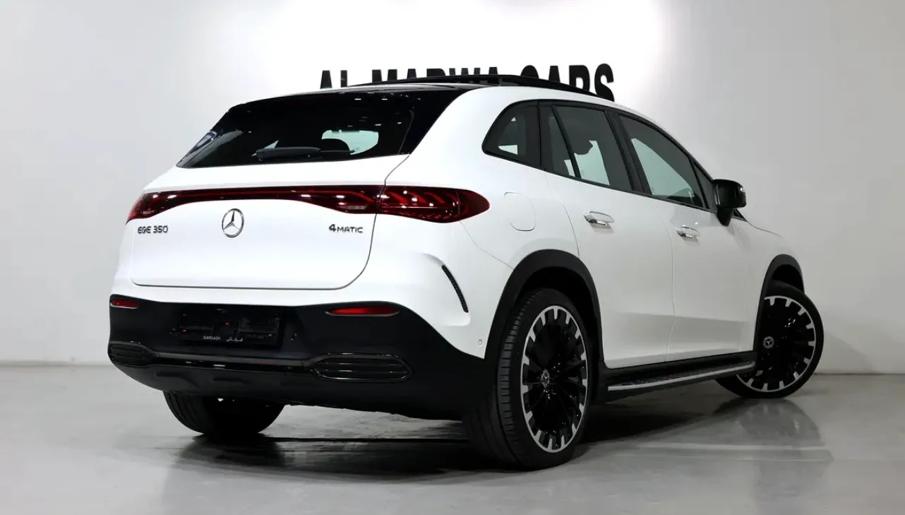 2023 Mercedes-Benz EQE 350 4MATIC (GCC Specs) - All-wheel drive  -26000km - Thumbnail 4