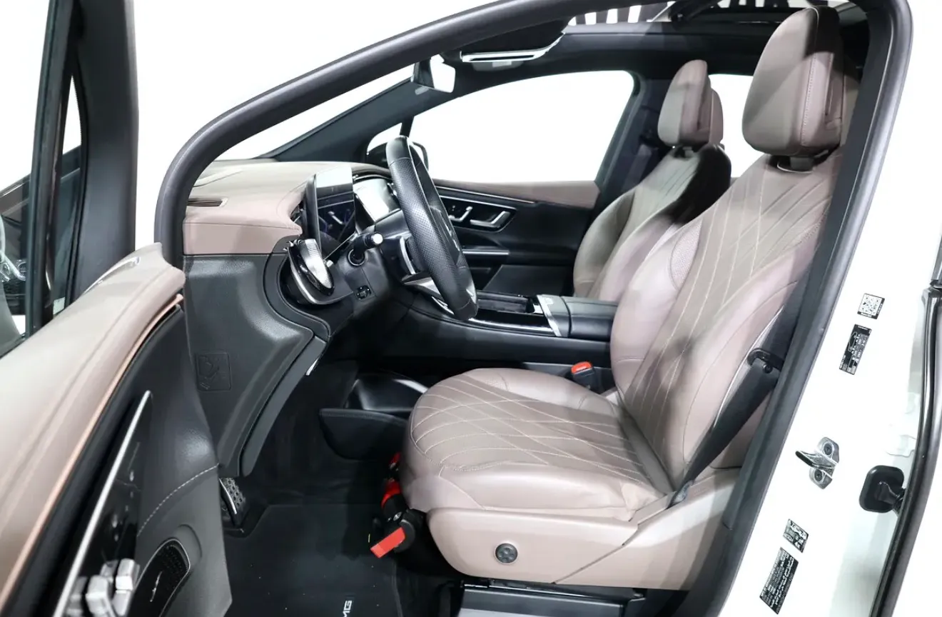 2023 Mercedes-Benz EQE 350 4MATIC (GCC Specs) - All-wheel drive  -26000km - Thumbnail 9