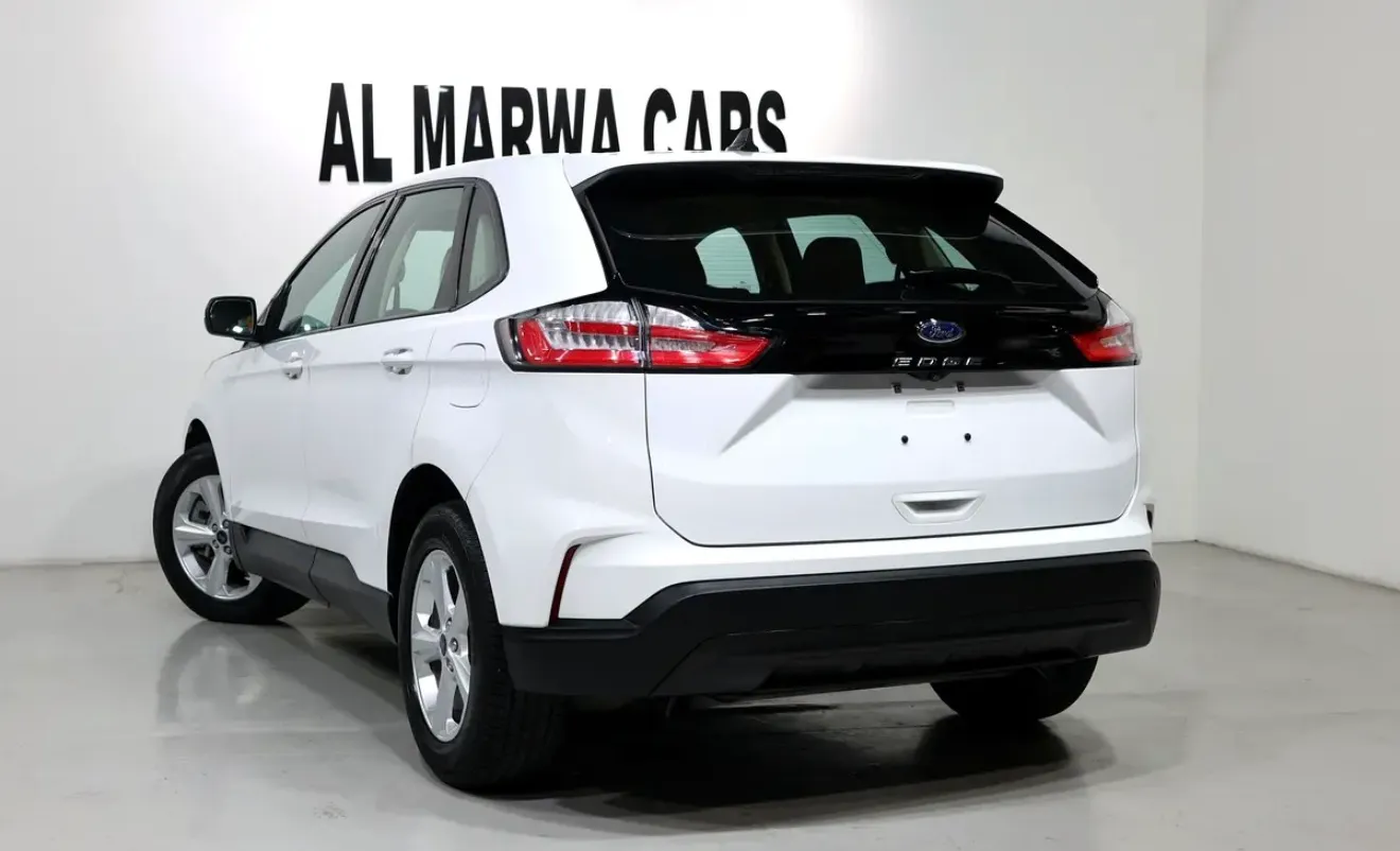 - well-maintained 2021 Ford Edge SEL  - GCC specifications - This midsize SUV  -Warranty + service contract - Thumbnail 4
