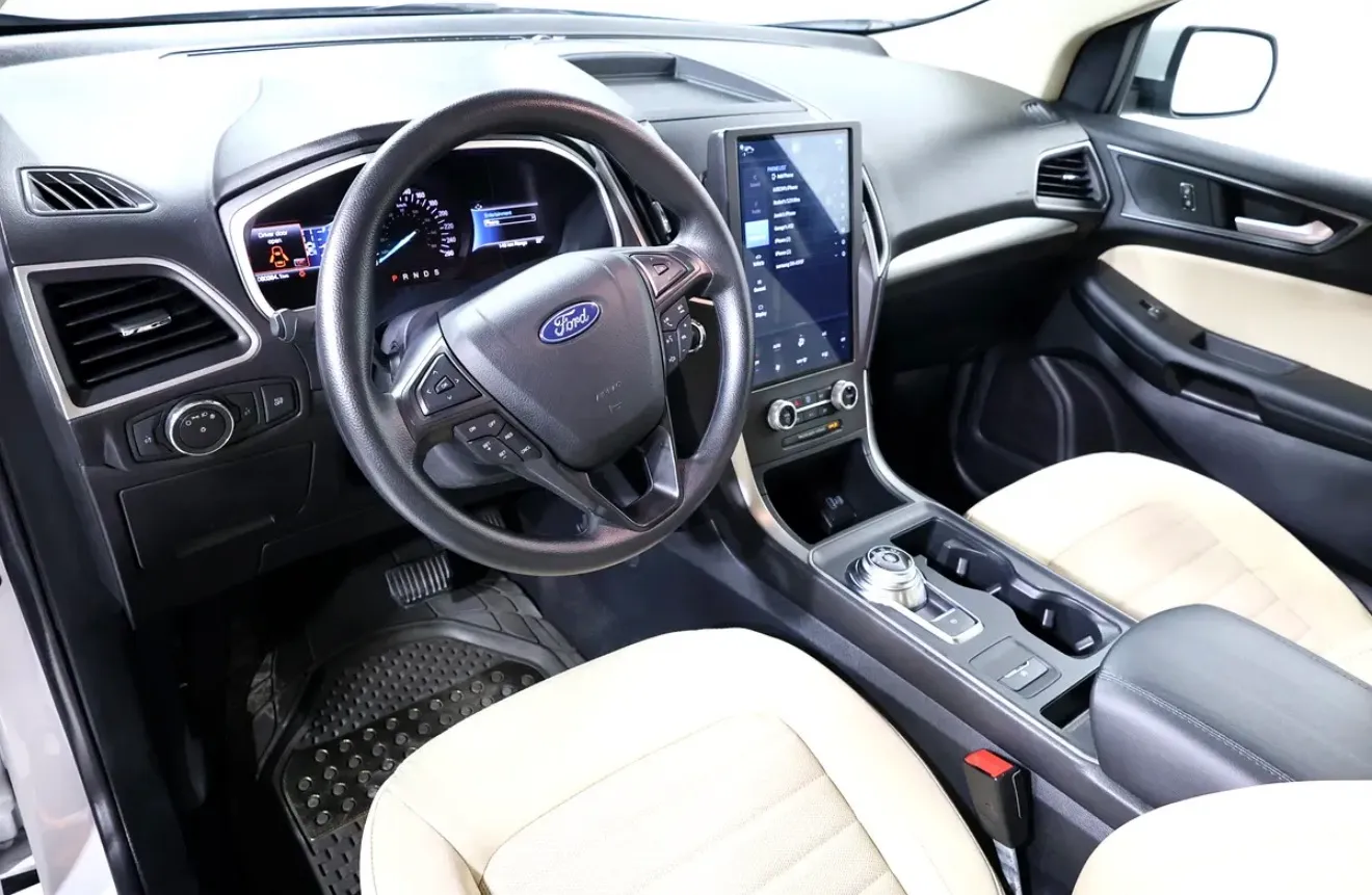 - well-maintained 2021 Ford Edge SEL  - GCC specifications - This midsize SUV  -Warranty + service contract - Thumbnail 9