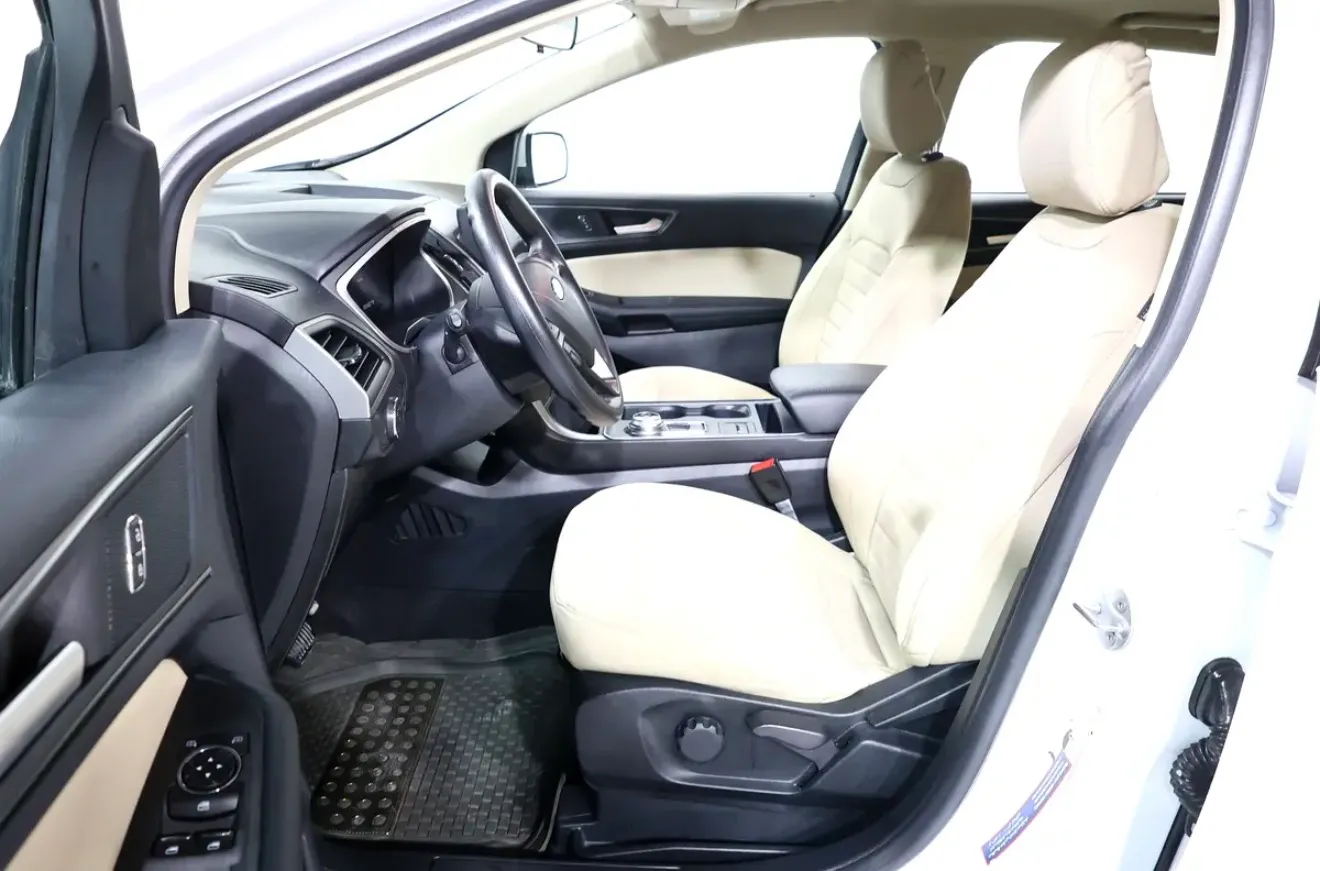 - well-maintained 2021 Ford Edge SEL  - GCC specifications - This midsize SUV  -Warranty + service contract - Thumbnail 10