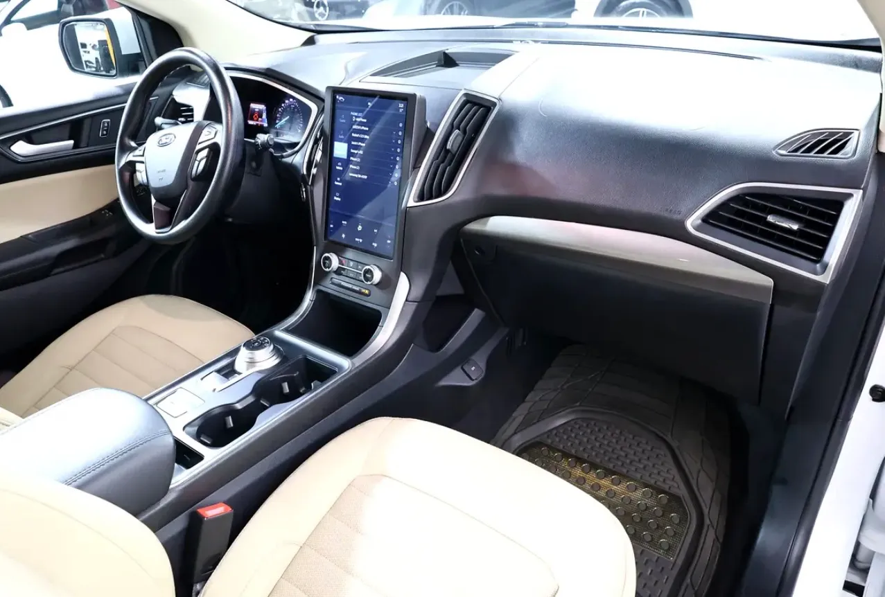 - well-maintained 2021 Ford Edge SEL  - GCC specifications - This midsize SUV  -Warranty + service contract - Thumbnail 11