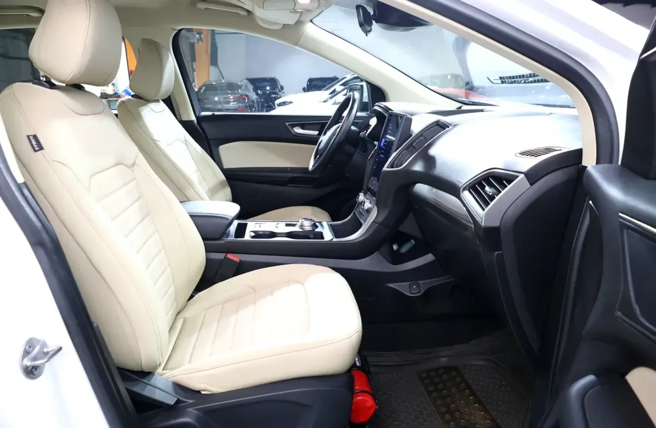 - well-maintained 2021 Ford Edge SEL  - GCC specifications - This midsize SUV  -Warranty + service contract - Thumbnail 12