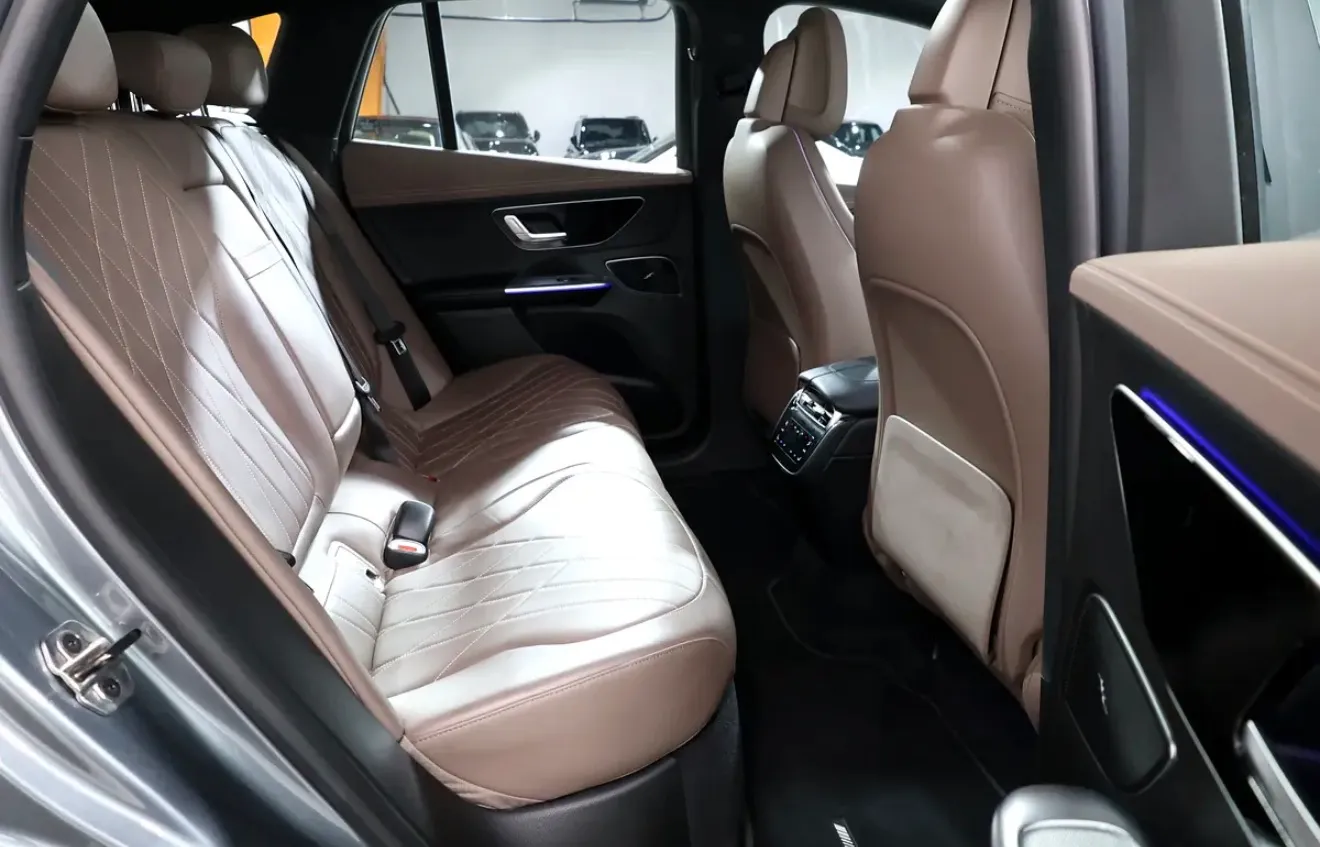 2023 Mercedes-Benz EQE 350 4MATIC (GCC Specs) -ALL WHEEL DRIVE - WARRANTY 5 Years  - Thumbnail 13