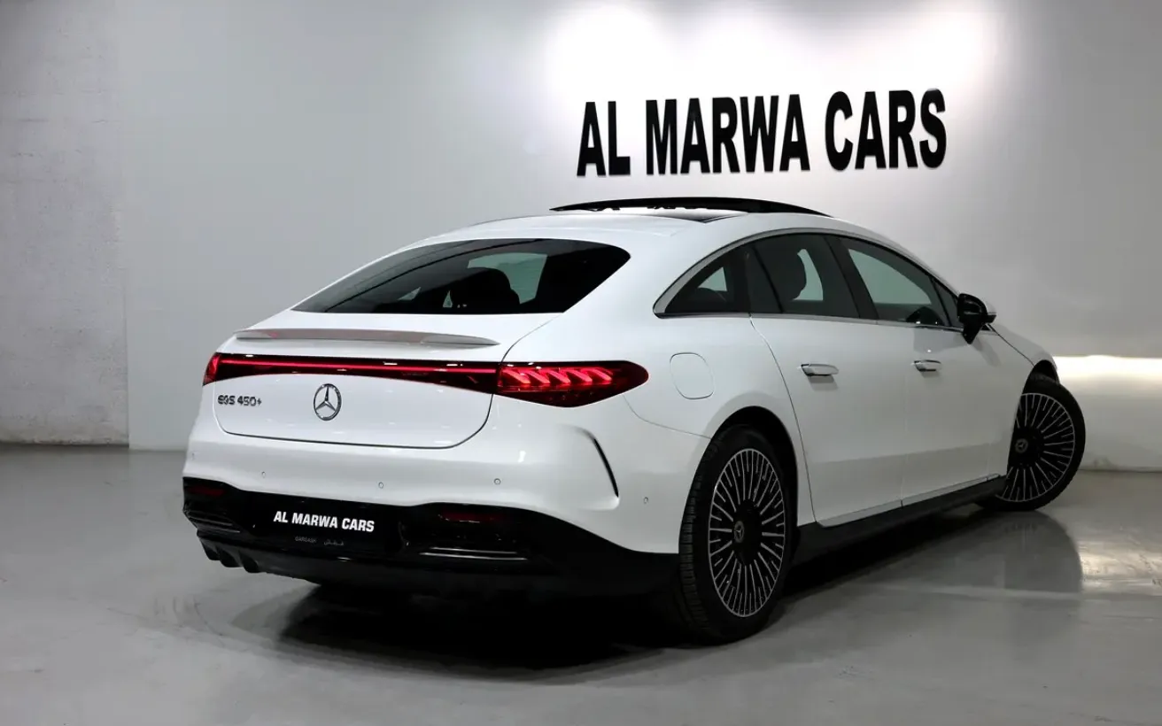 Presenting the 2023 Mercedes-Benz EQS 450+ in pristine condition -GCC specifications - Gargash WARRANTY - Thumbnail 3
