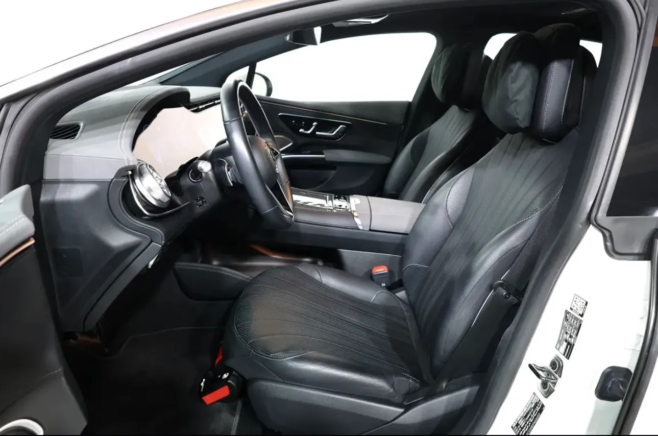 Presenting the 2023 Mercedes-Benz EQS 450+ in pristine condition -GCC specifications - Gargash WARRANTY - Thumbnail 9