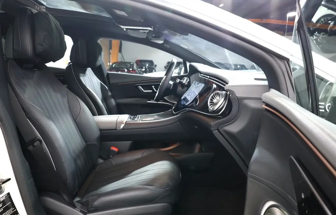 Presenting the 2023 Mercedes-Benz EQS 450+ in pristine condition -GCC specifications - Gargash WARRANTY - Thumbnail 14