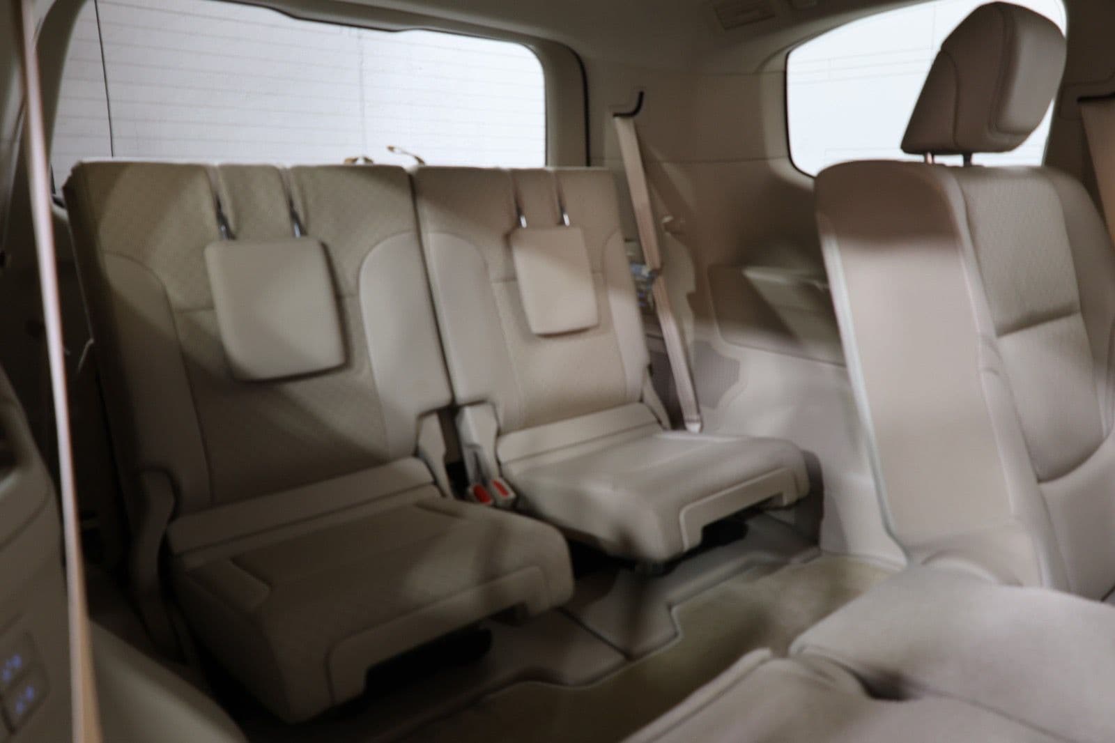 Pristine 2023 Toyota Land Cruiser VXR in impeccable condition GCC Specs - Thumbnail 20