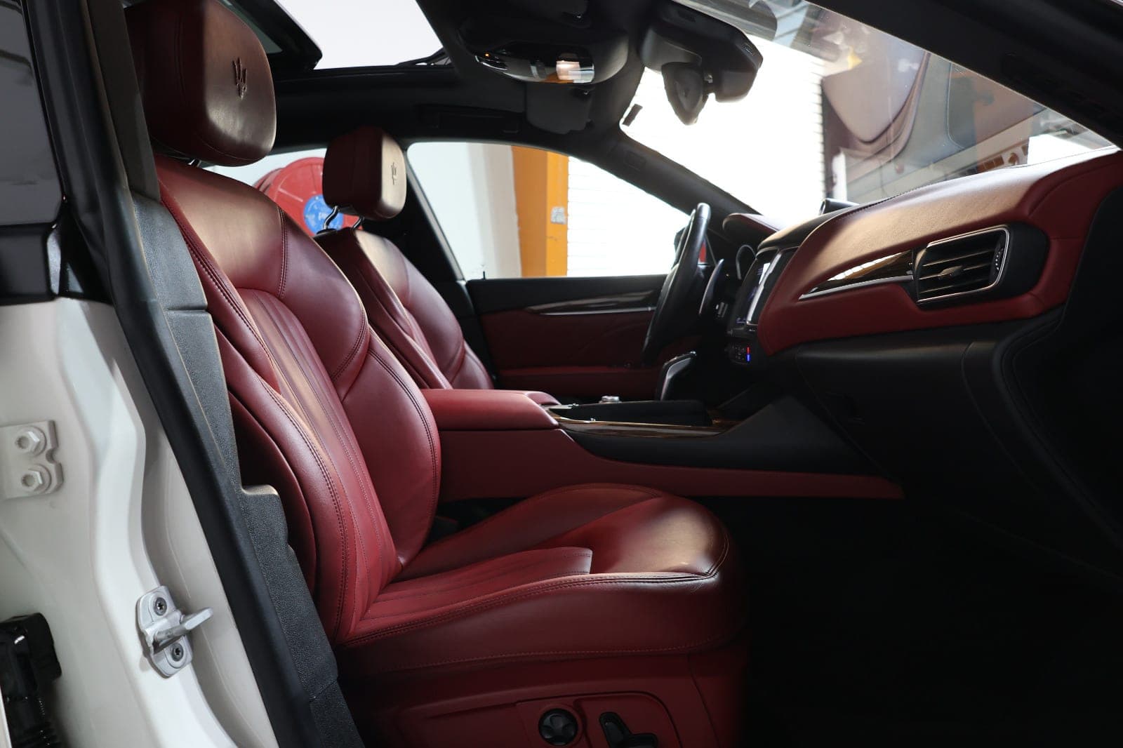Maserati Levante SQ4 2019 | GCC Specs | 173000KM | Excellent Condition - Thumbnail 15